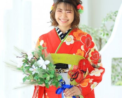 明日は成人式の日ですね(*^_^*)